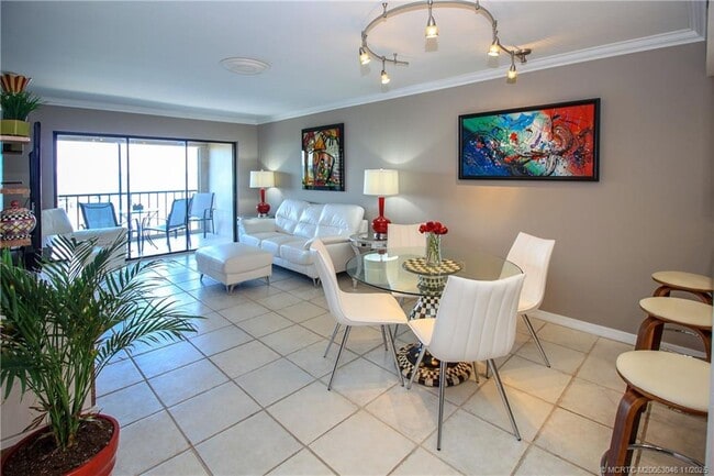 Foto del edificio - 4720 NE Sandpebble Trce