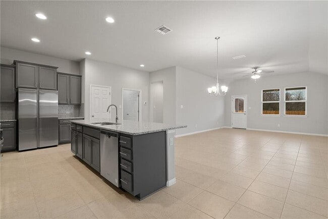 Building Photo - 332 Silver Springs Bend