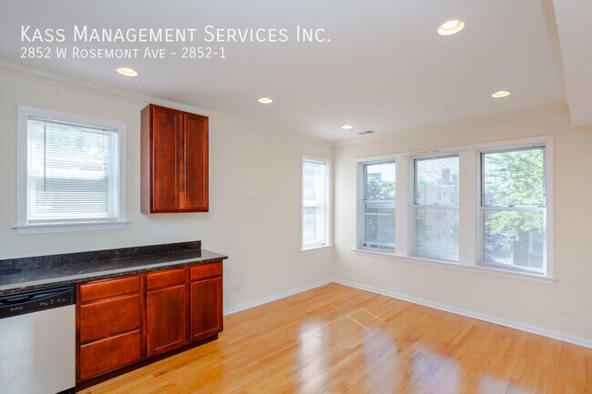 Foto del edificio - 2852 W Rosemont Ave