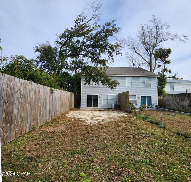 Building Photo - 1553 Mulberry Ave
