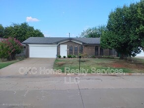 Building Photo - 10912 N Florida Ave