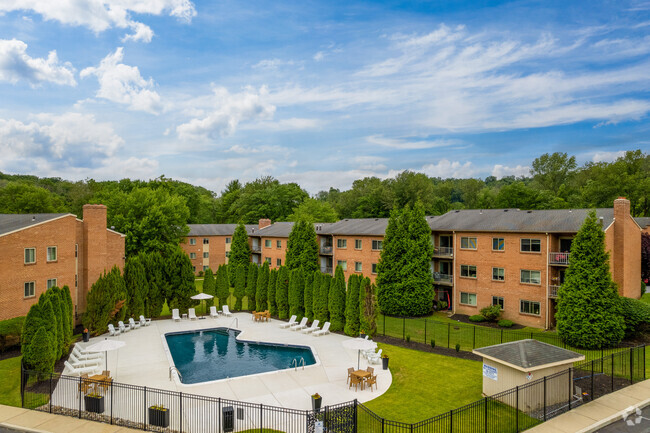 Building Photo - Tunbridge Apartments