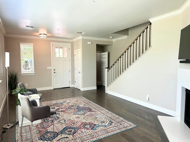 Foto del edificio - 4578 Blue Oak Pl