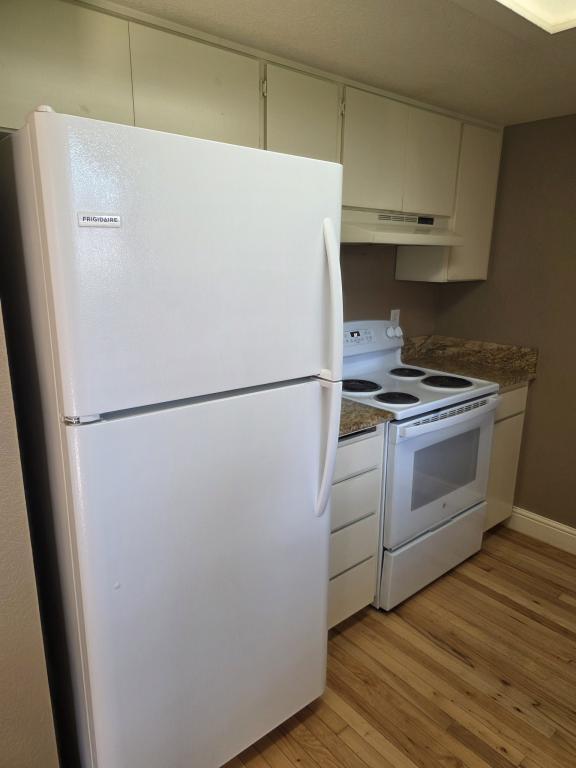 Foto del edificio - 300 Shafer Ln