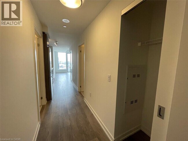 Photo du bâtiment - 15 Wellington St S