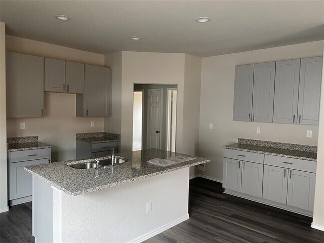 Building Photo - 10414 Meadow Saffron Dr