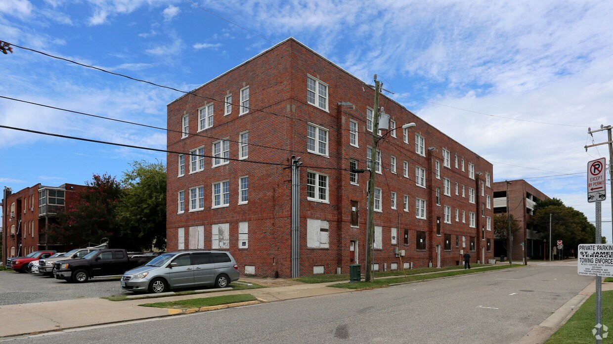 Building Photo - 99 30th St