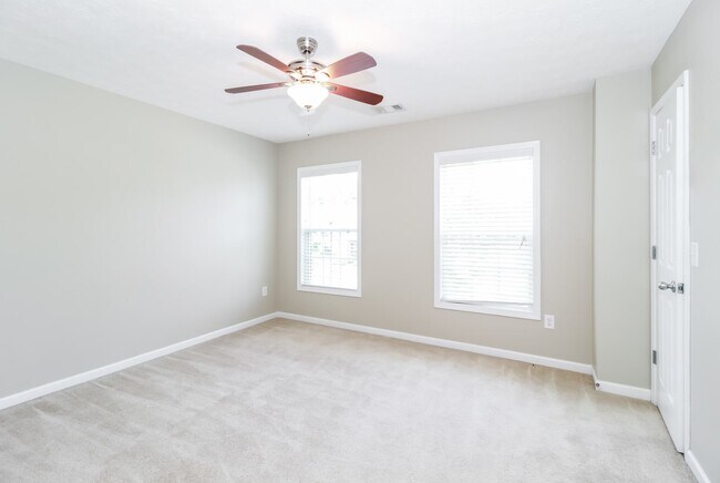 Building Photo - 3385 Gardenside Dr