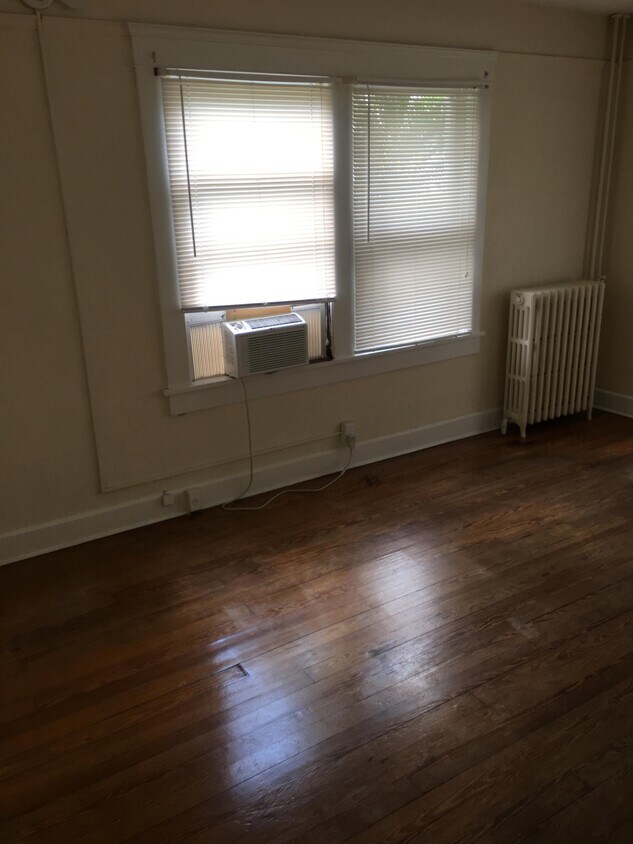Primary Photo - 638 3rd Ave S