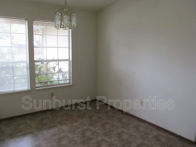 Foto del edificio - 508 Oakborough Ave