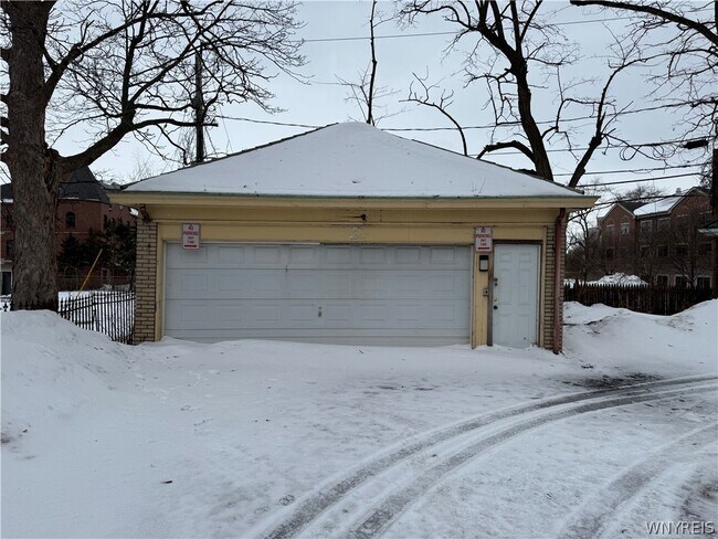 Foto del edificio - 121 Humboldt Pkwy