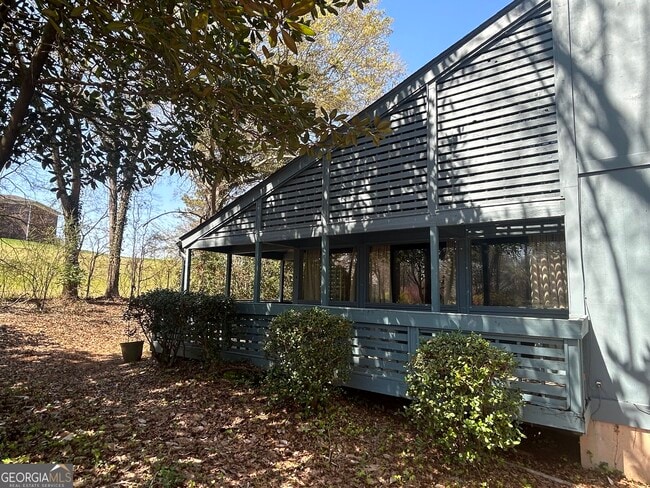 Building Photo - 180 Woodstone Dr