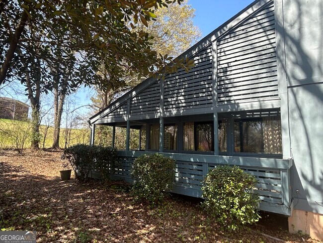 Foto del edificio - 180 Woodstone Dr