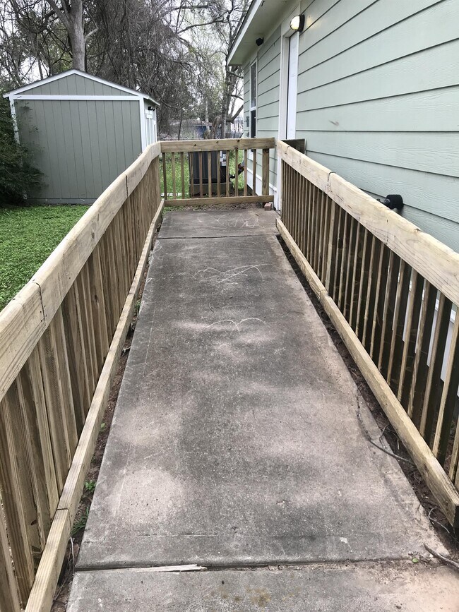 Foto del edificio - 6002 Anderson St