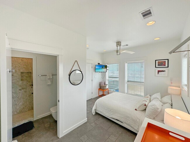 Foto del edificio - 2496 Gilmore