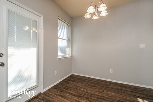 Foto del edificio - 10240 Dawson Trail