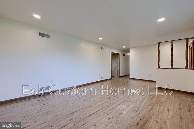 Foto del edificio - 2208 Forry Rd