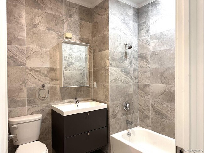 Foto del edificio - 362 W Merrick Rd