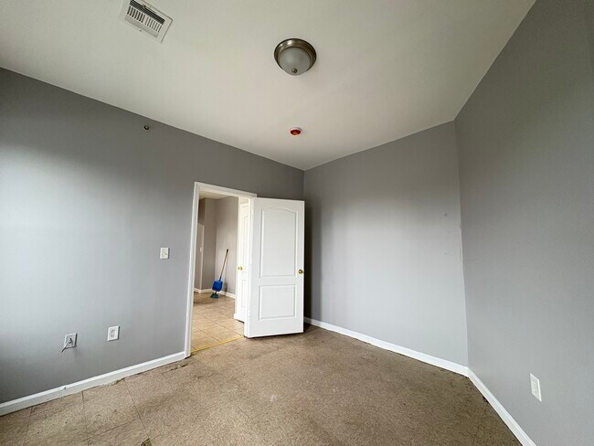 548 Springfield Ave 4B - 491 18th Ave