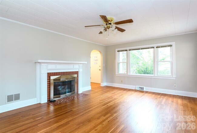 Foto del edificio - 34 Rollingwood Ln