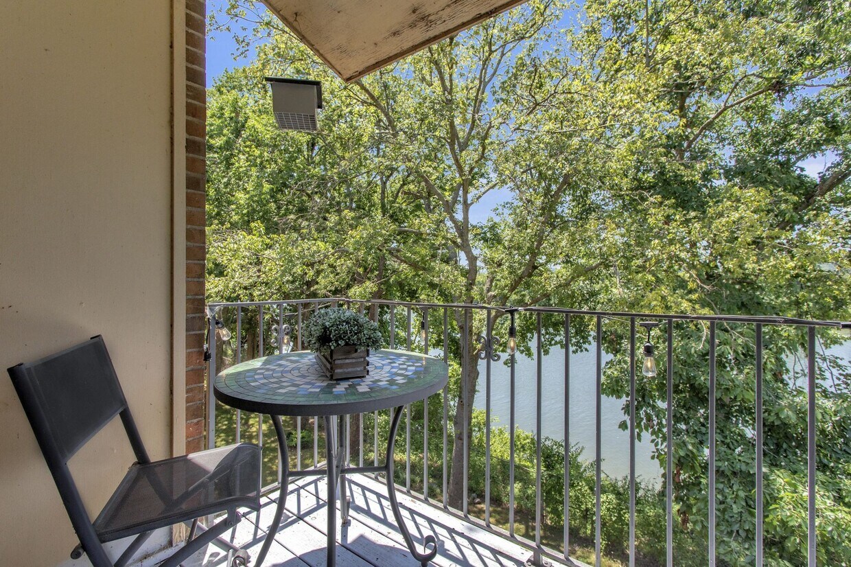 Foto principal - 515 Basswood Ave