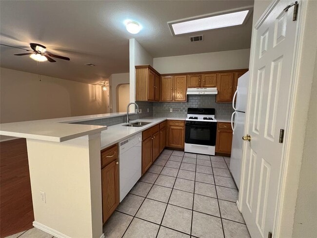 Building Photo - 1604 Thibodeaux Dr