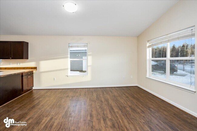 Building Photo - 3461 - 3467 S Vale Avenue