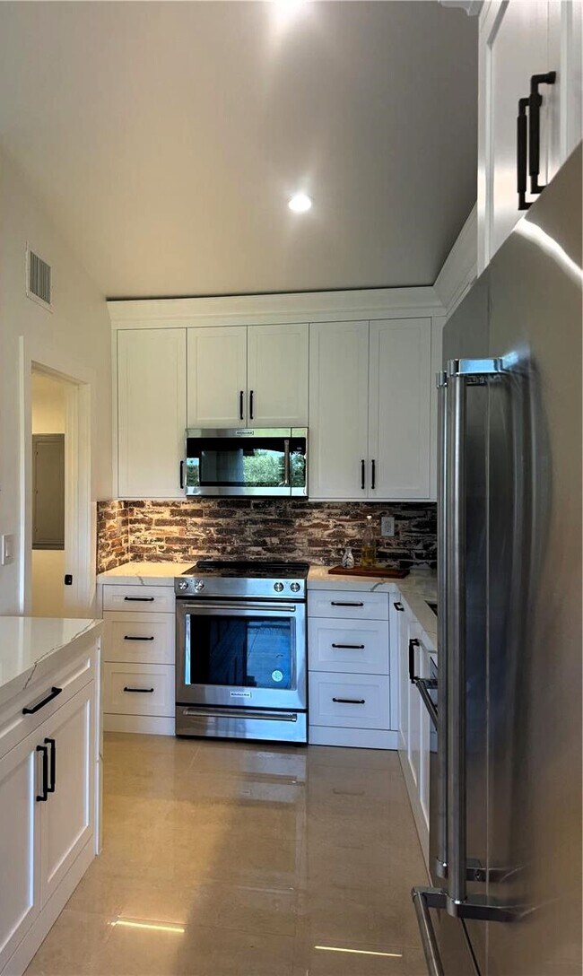 Foto del edificio - 9001 SW 94th St