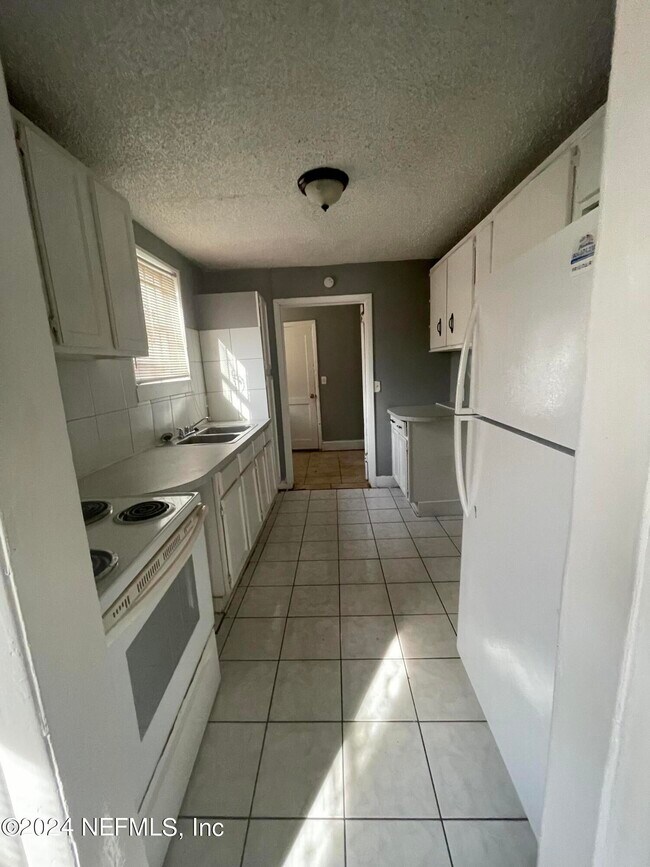 Foto del edificio - 1717 W 26th St