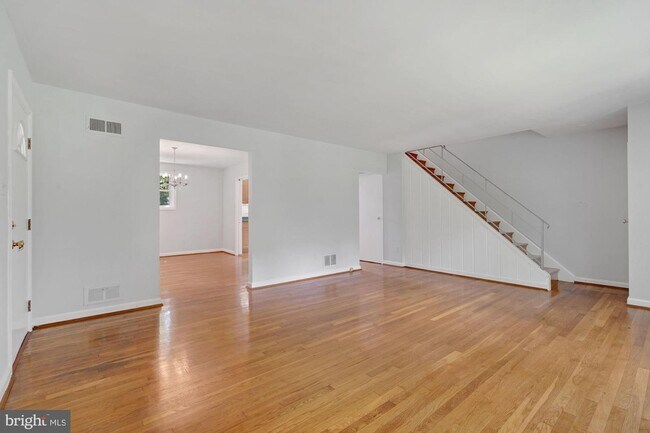 Building Photo - 5349 Pooks Hill Rd