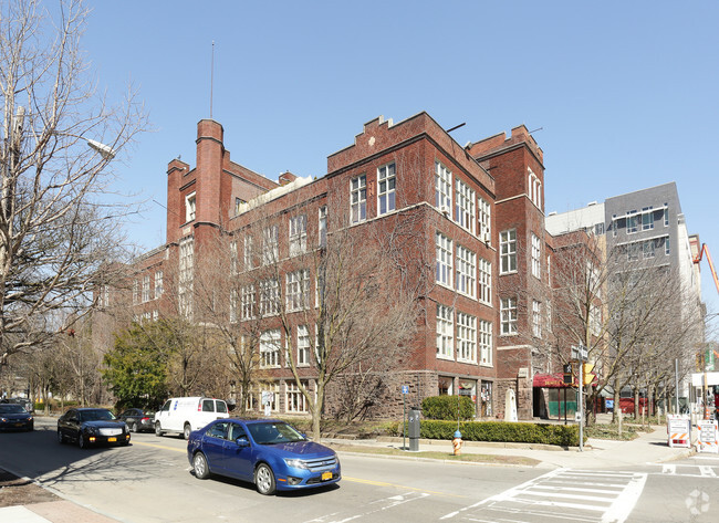 Building Photo - Dewitt House