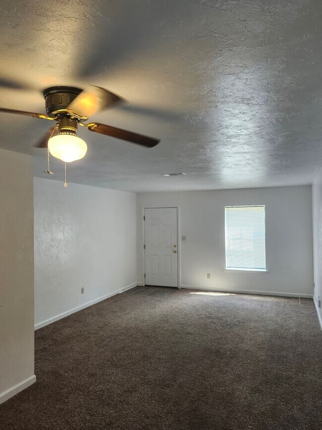 Photo - 1872 Darryl Dr House