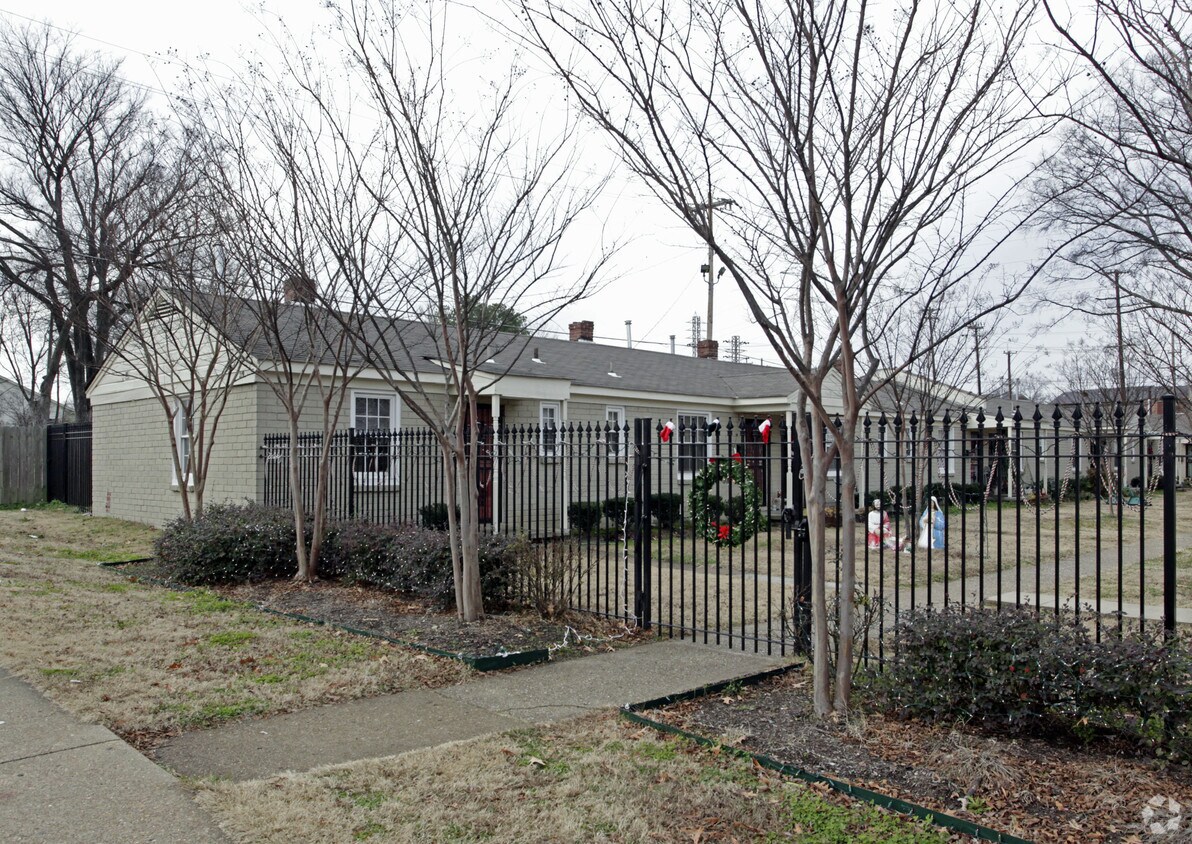 Foto del edificio - 219-227 Tillman St