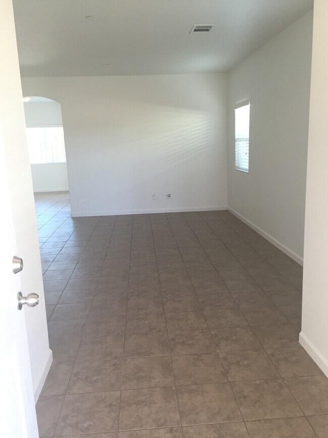Foto del edificio - 3 Bedroom Brand New Madera Home for Rent