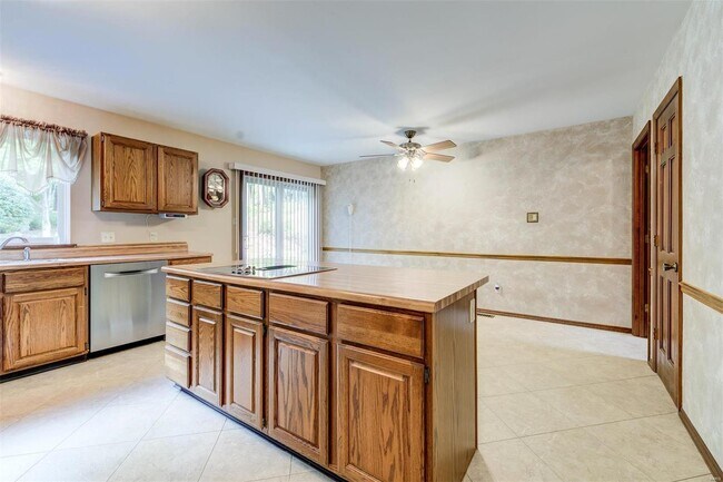 Building Photo - 69 Riverwood Estates Blvd