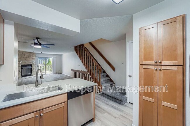 Building Photo - 12032 E Ford Cir
