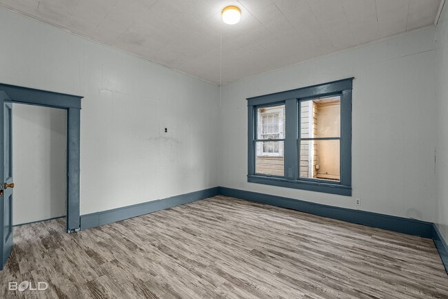 Building Photo - 409 Merrick St