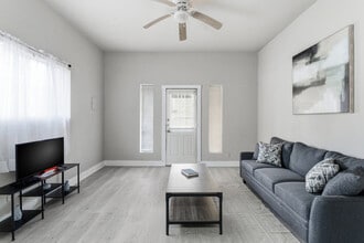 Building Photo - 314 West Cevallos-SI ID1363388P