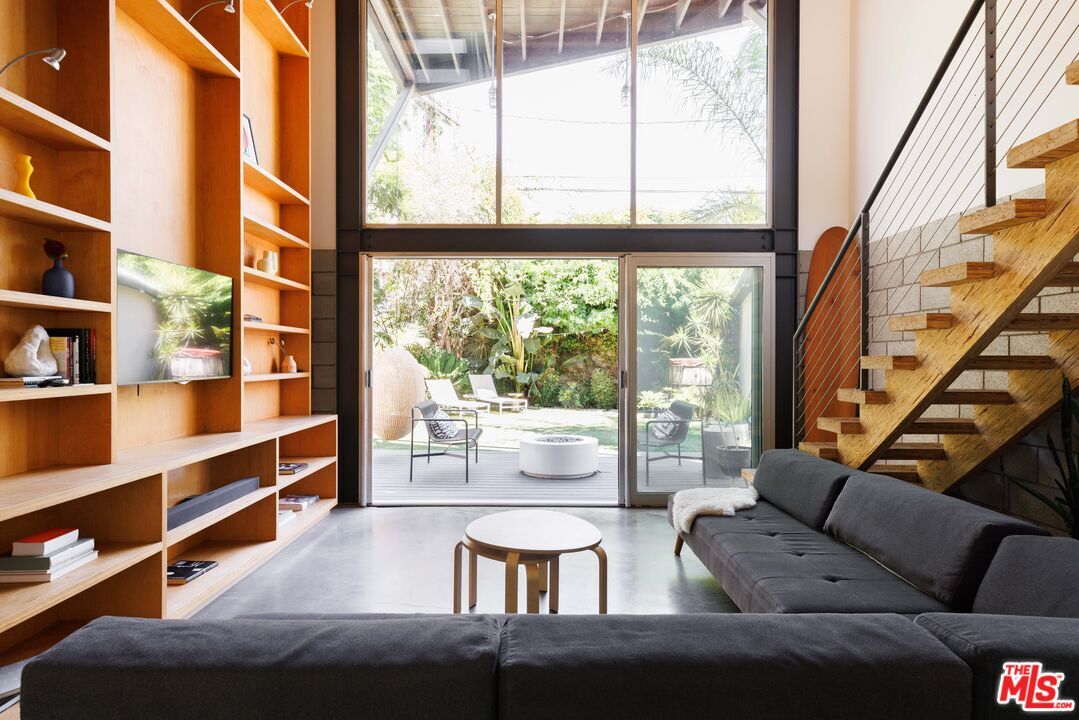 Foto principal - 3774 Ashwood Ave