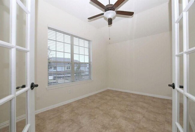 Foto del edificio - 2414 Willow Fall Ln