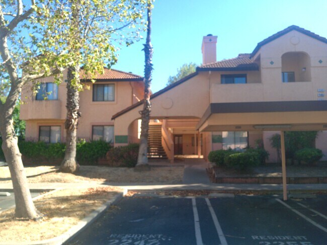 Building Photo - 2261 Renwick Ln