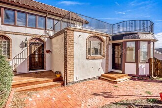 Building Photo - 990 Beech St