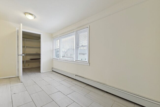 Building Photo - 9 Rosedale Ave