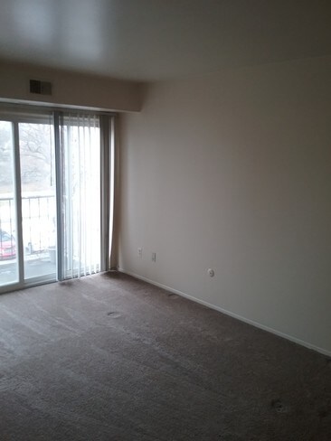 Foto del edificio - 17124 Clinton River Rd