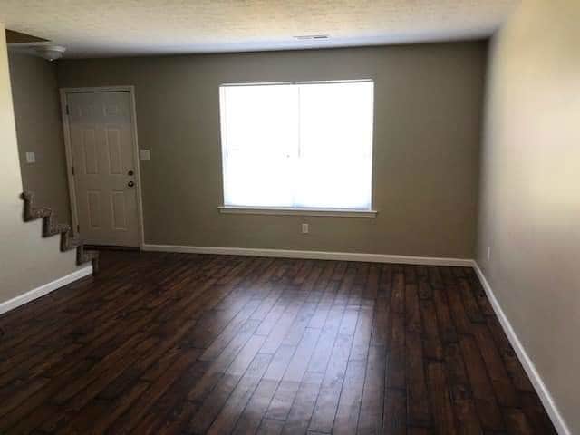 Building Photo - 709 Oakcrest Dr
