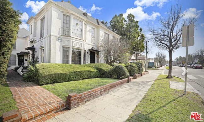 Foto del edificio - 164 S Elm Dr