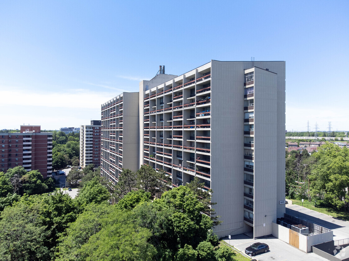 Primary Photo - Somerset Apartments