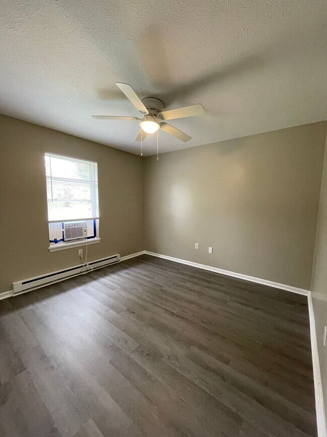 Building Photo - 115 Birch Dr
