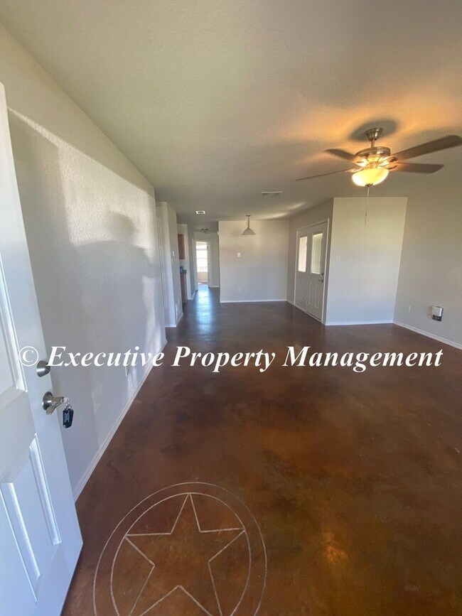 Foto del edificio - 2921 Starlight Dr