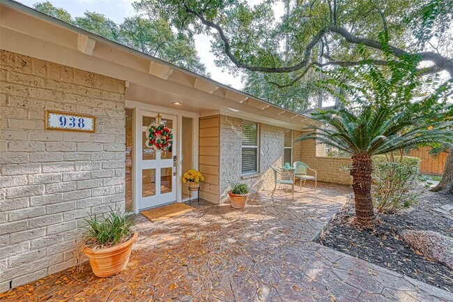 Foto del edificio - 938 Magdalene Dr